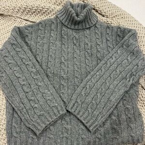 Abercrombie turtle neck gray sweater size medium